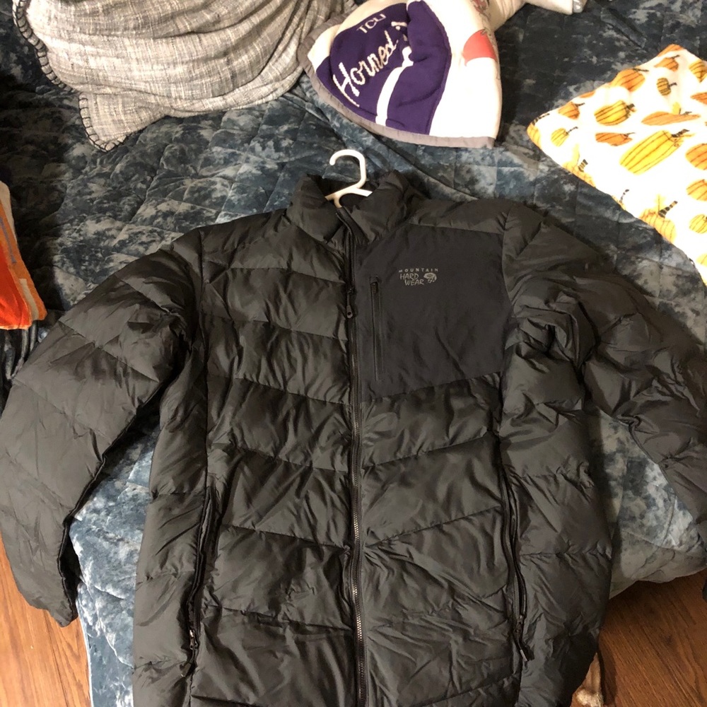 Men’s Mountain Hardwear Down Jacket